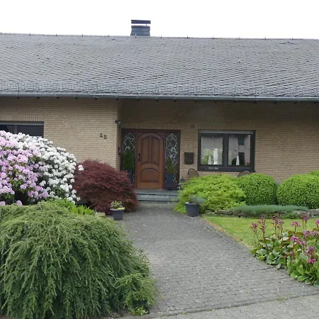 Comfortable And Beautiful Apartment In The H Nruck With Magnificent Enclosed Garden