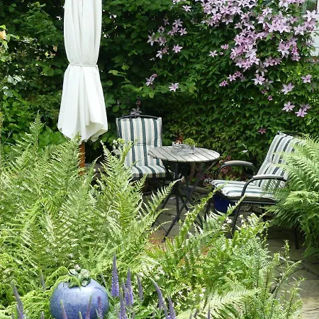 別荘 Comfortable And Beautiful Apartment In The H Nruck With Magnificent Enclosed Garden