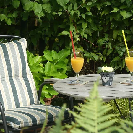 Comfortable And Beautiful Apartment In The H Nruck With Magnificent Enclosed Garden *